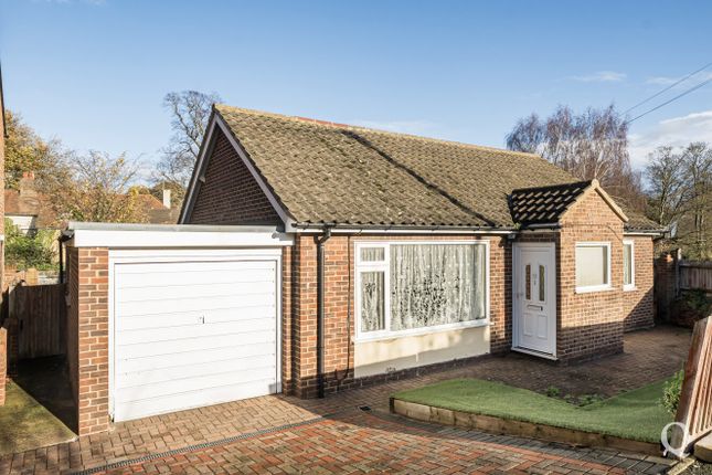 2 bed property, in Cherryfields, £300,000