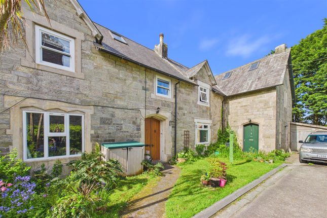 3 bed property, in New Road, £275,000