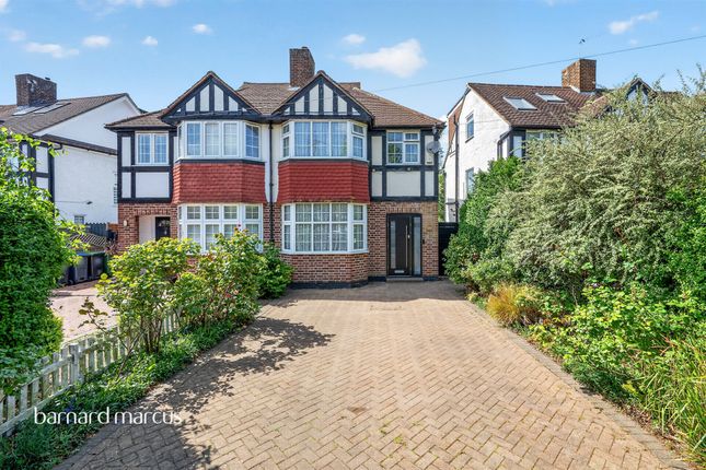 3 bed property, in Ancaster Crescent, £700,000