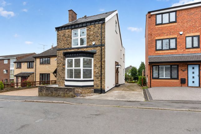 4 bed property, in Smithfield Road, £375,000