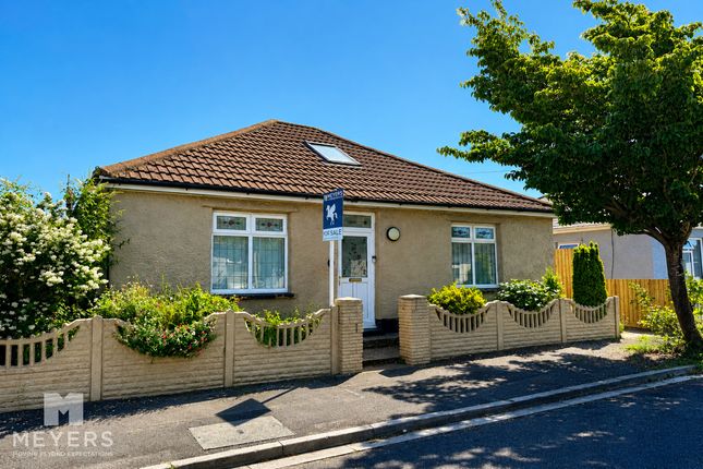 3 bed property, in Stroud Park Avenue, £350,000