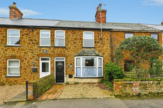 4 bed property, in Homefields Road, £290,000