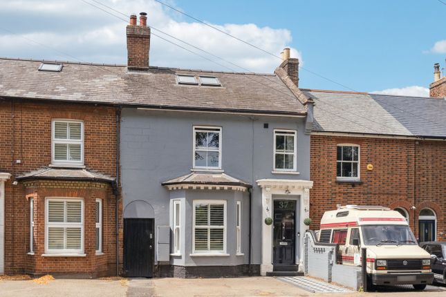 4 bed property, in Bedford Road, £1,225,000