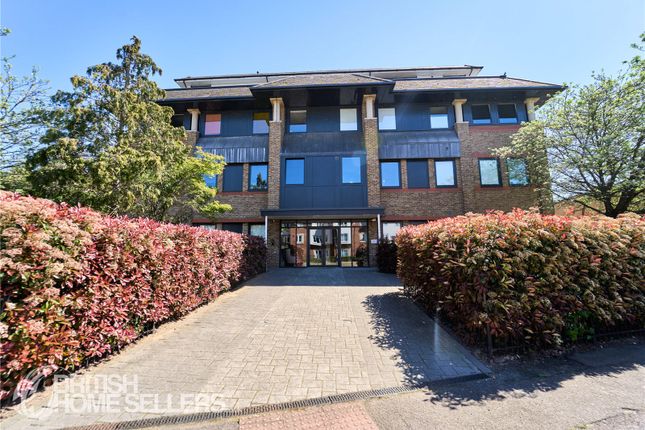 2 bed property, in Aldenham Road, £400,000