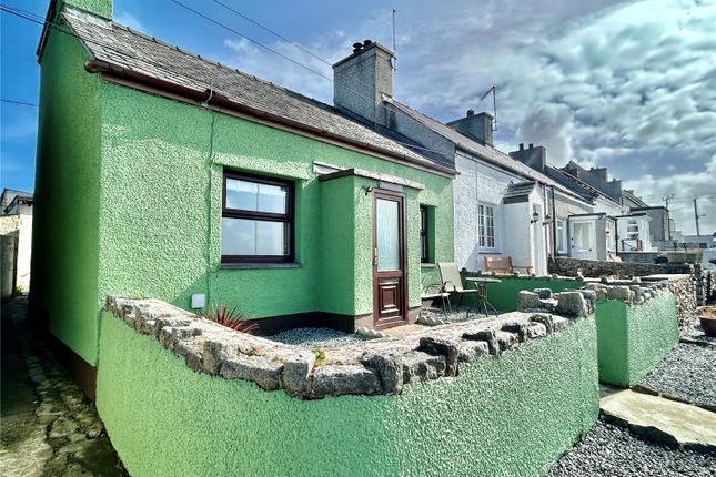2 bed property, in Mynydd Llwyd, £175,000
