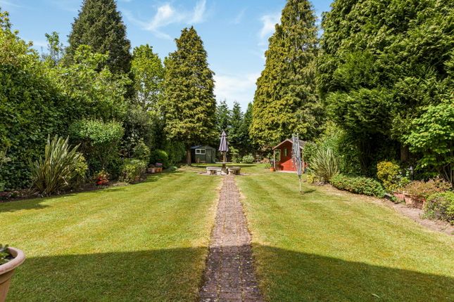 6 bed property, in St. Bernards Road, £1,200,000