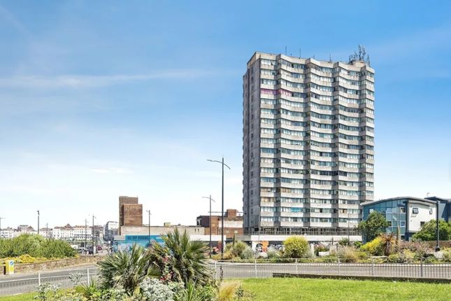 2 bed property, in Flat 4B Arlington House, £25,000
