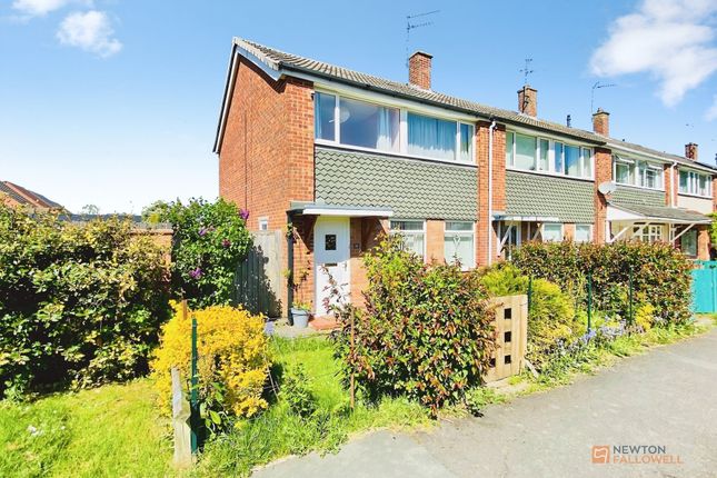 3 bed property, in Shanklin Gardens, £279,950