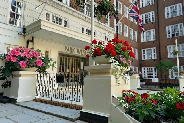 1 bed property, in Edgware Road, £389,000