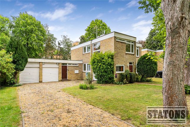 3 bed property, in Bartrams Lane, £800,000