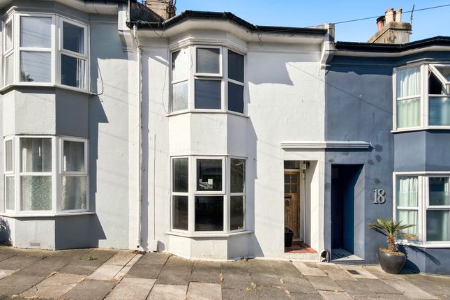 2 bed property, in Bute Street, £425,000