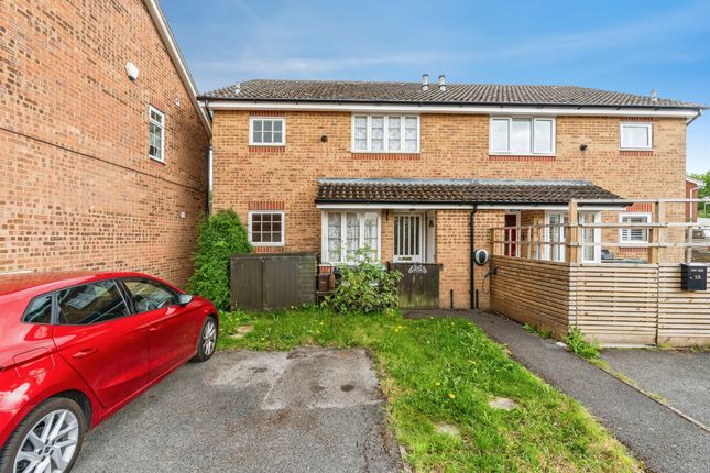 1 bed property, in Birchlands, £200,000