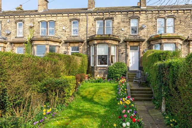 4 bed property, in Fieldhead, £335,000