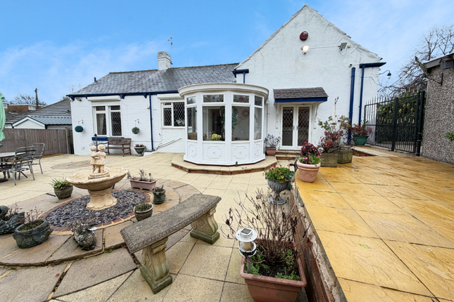 3 bed property, in Moor Flatts Road, £330,000