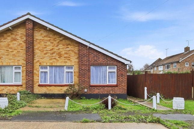 2 bed property, in Old School Meadow, £367,500