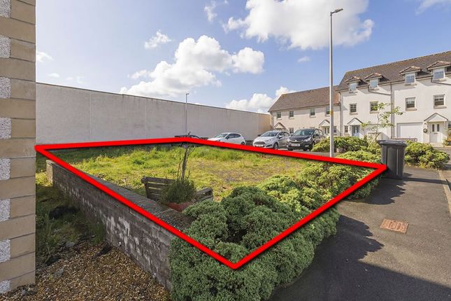 Land, in Balantyne Place, £35,000