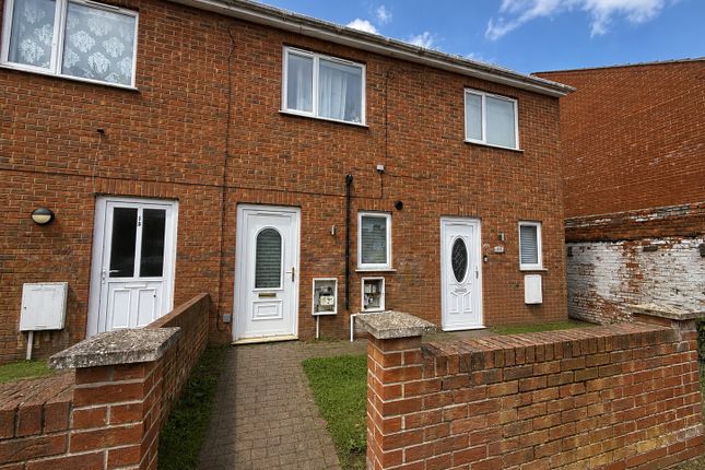 2 bed property, in Mansel Street, £70,000