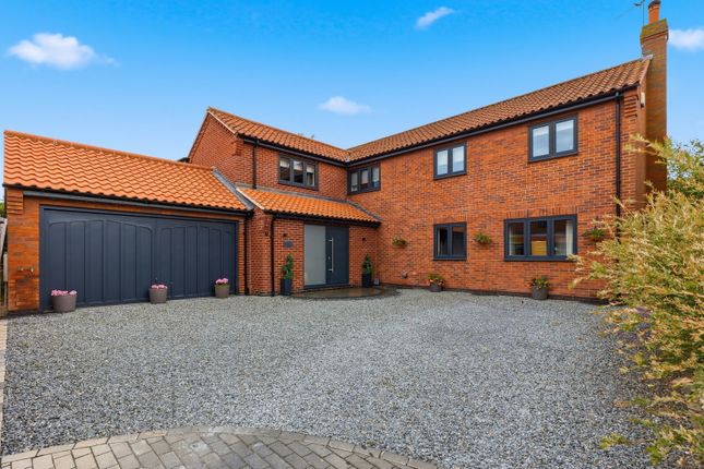 5 bed property, in Springfield Close, £680,000