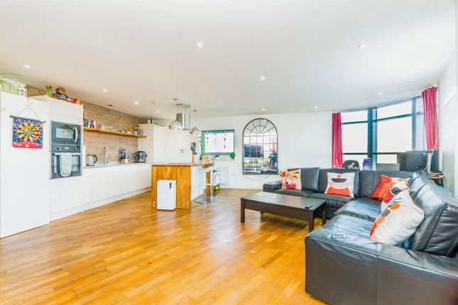 3 bed property, in Bute Terrace, £230,000