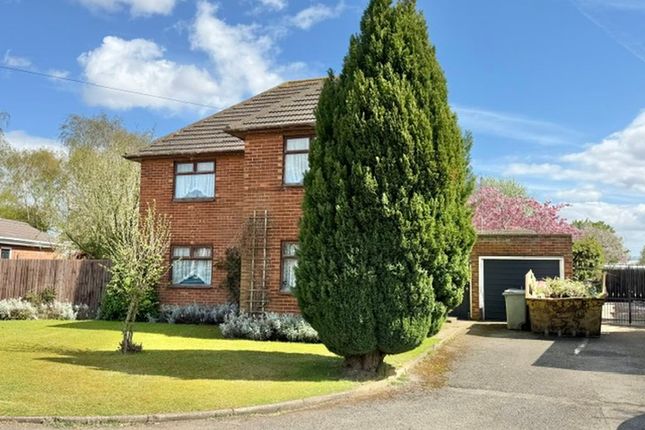 2 bed property, in Seawall Lane, £180,000