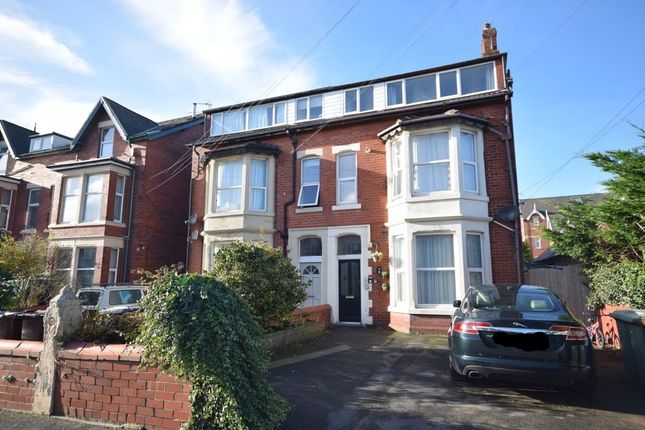 1 bed property, in Derbe Road, £55,000