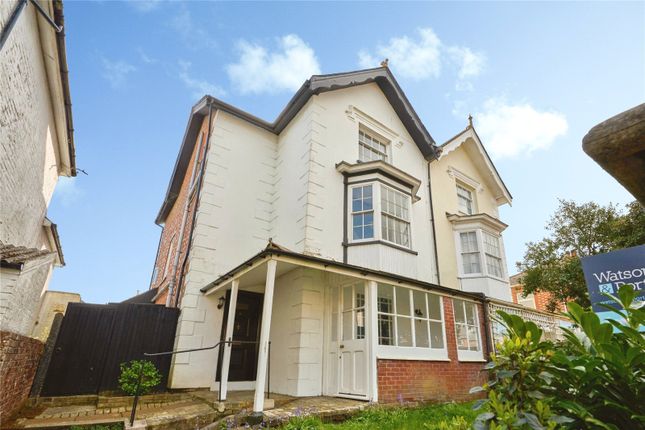 5 bed property, in St. Johns Road, £410,000