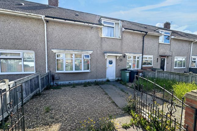 2 bed property, in Dunbar Road, £70,000