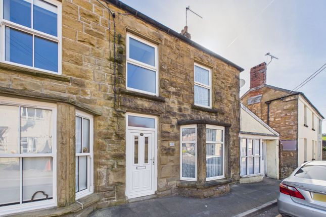 2 bed property, in Hawthorns Road, £155,000