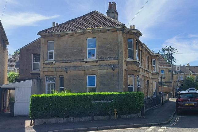 4 bed property, in Kennington Road, £750,000