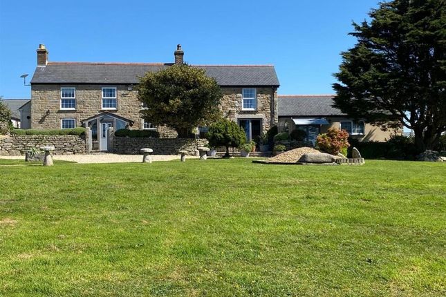 7 bed property, in Coverack Bridges, £750,000