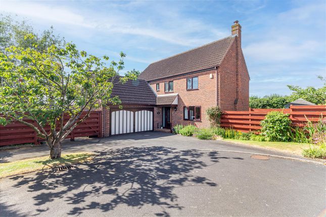 5 bed property, in The Orchard, £635,000