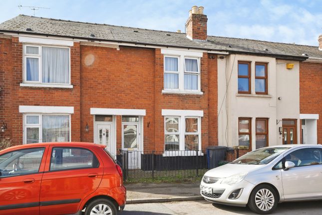 2 bed property, in Hanman Road, £220,000