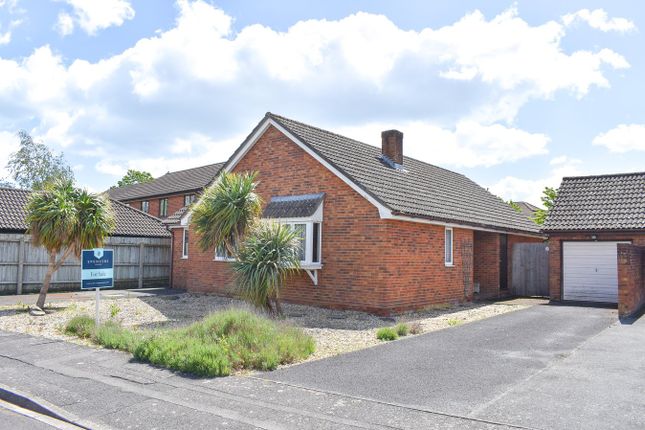 2 bed property, in Sorrell Way, £400,000