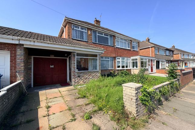 3 bed property, in Alder Crescent, £175,000