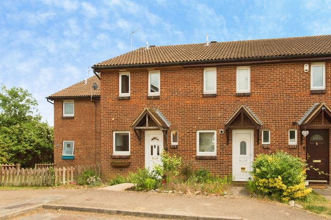 2 bed property, in Little Meadow, £250,000
