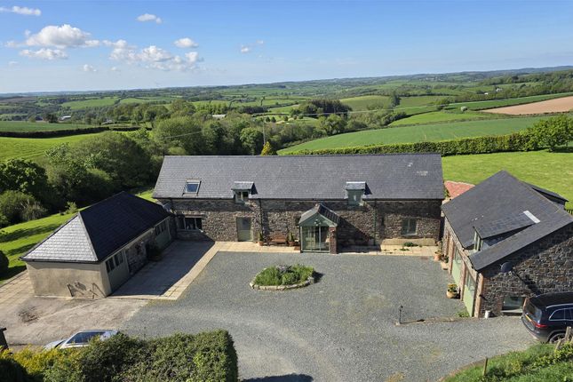 6 bed property, in Lifton, £925,000
