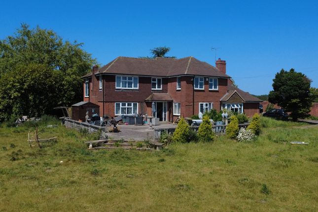 5 bed property, in Osborne Manor, £500,000