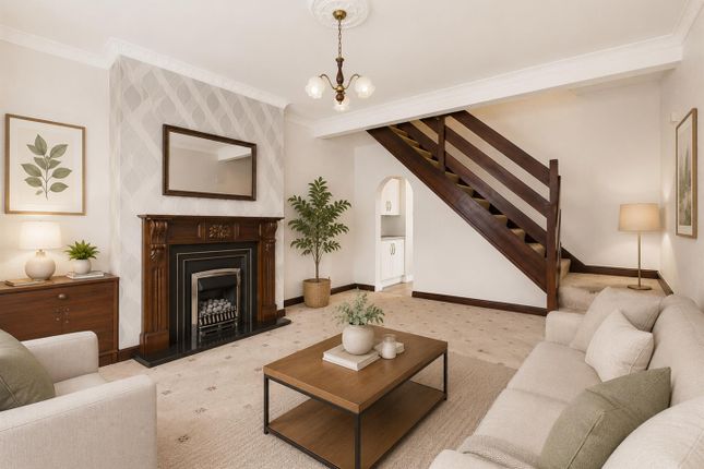 3 bed property, in Victoria Street, £105,000
