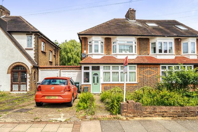 3 bed property, in Chanctonbury Way, £945,000
