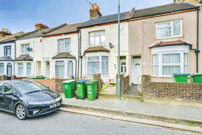 2 bed property, in Alford Road, £350,000