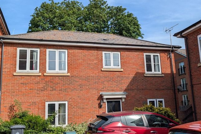 2 bed property, in Harescombe Drive, £100,000
