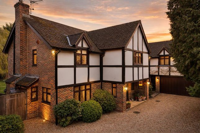 7 bed property, in Hamlyn Close, £2,250,000