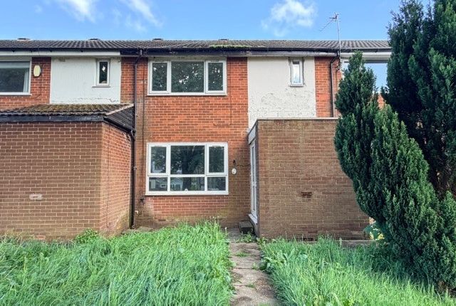 3 bed property, in Whalley Close, £100,000