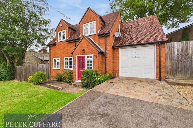 3 bed property, in Abbotts Way, £550,000