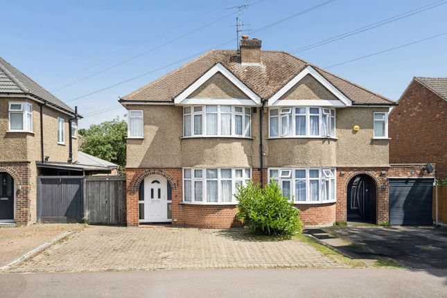 3 bed property, in Douglas Avenue, £540,000