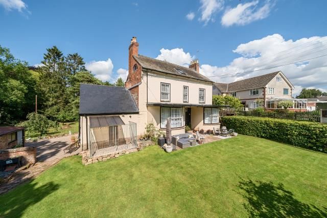 3 bed property, in Seabourne House, £700,000