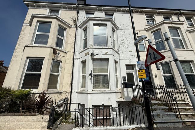 1 bed property, in Cavendish Place, £123,500
