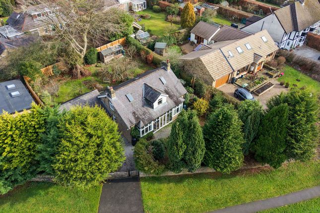 3 bed property, in Hathersage Road, £550,000