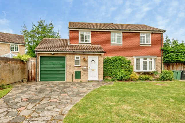 4 bed property, in Birchwood Close, £600,000