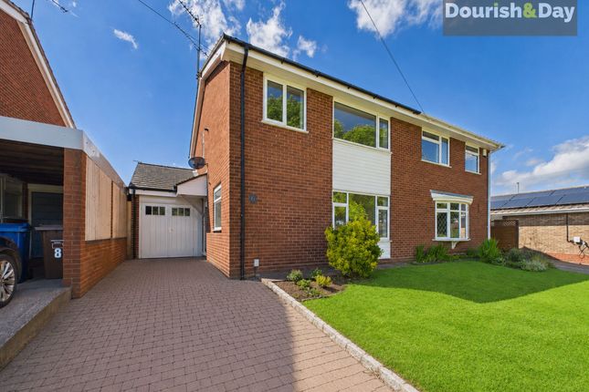 3 bed property, in Arden Close, £270,000